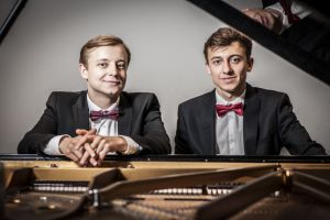  Godziński Piano Duo - od lewej Arkadiusz i Sebastian